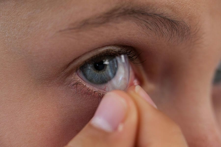 Are Contact Lenses Hard to Put In? Optometrist