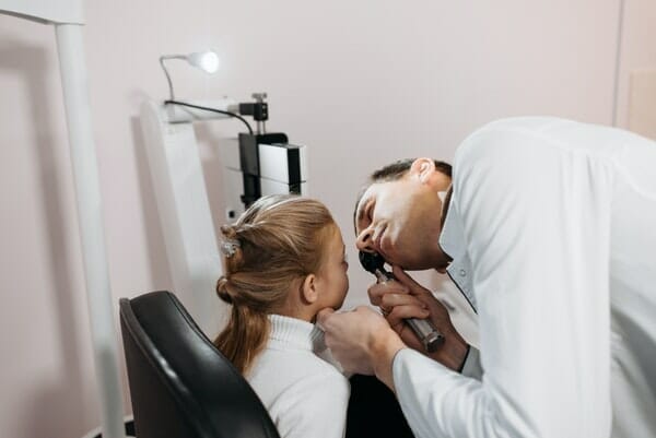 How the Low Vision Optometrist and Ophthalmologist Can Help You Optometrist
