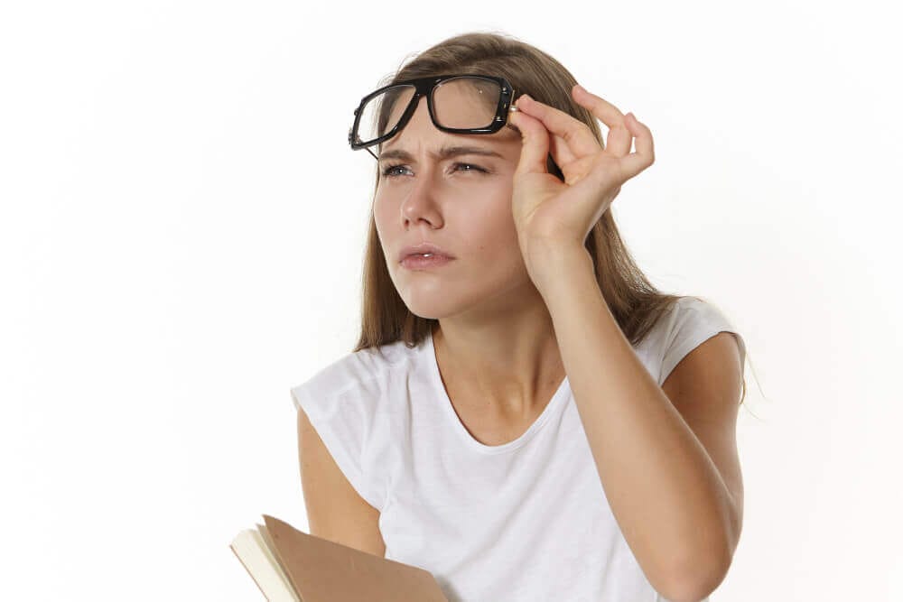 Nearsightedness vs Farsightedness: Causes, Signs & Tests Optometrist
